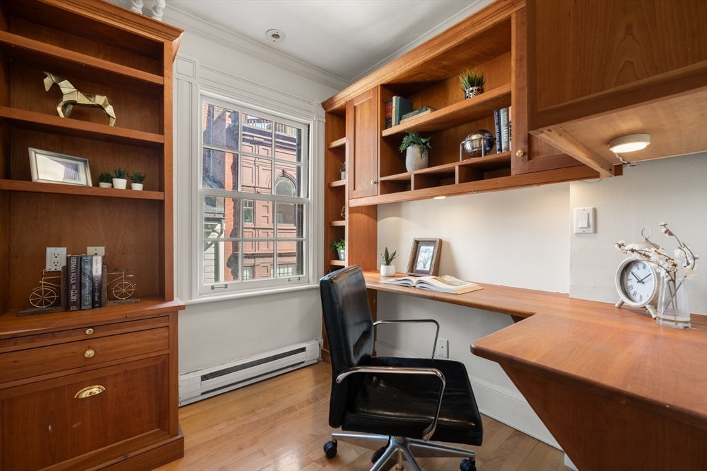 14 Pinckney Street Boston, MA 02114 - Photo 13 of 23