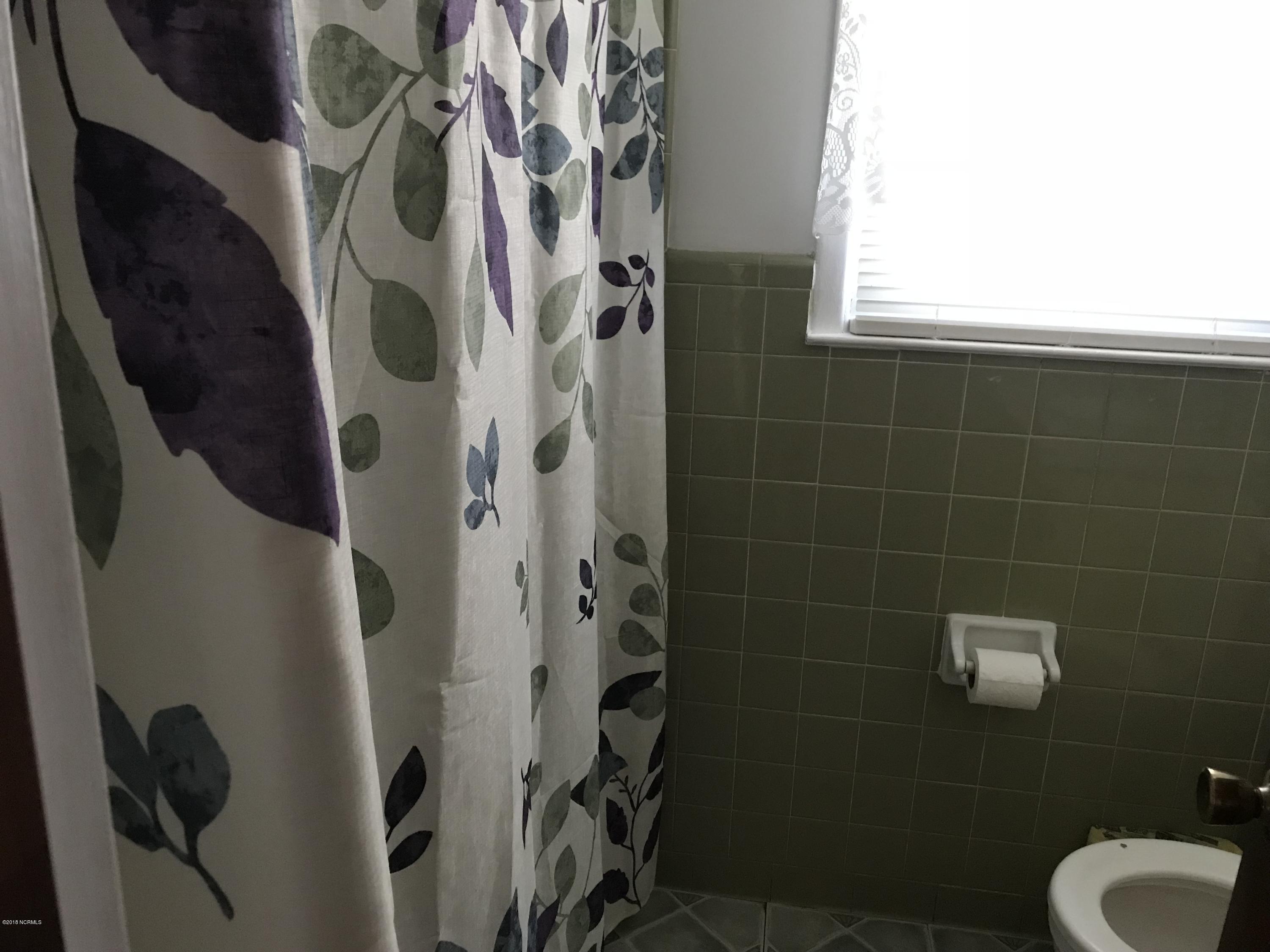 71 Loch Raven Road Lumberton, NC 28358 - Photo 8 of 21 BATH SECOND VIEW