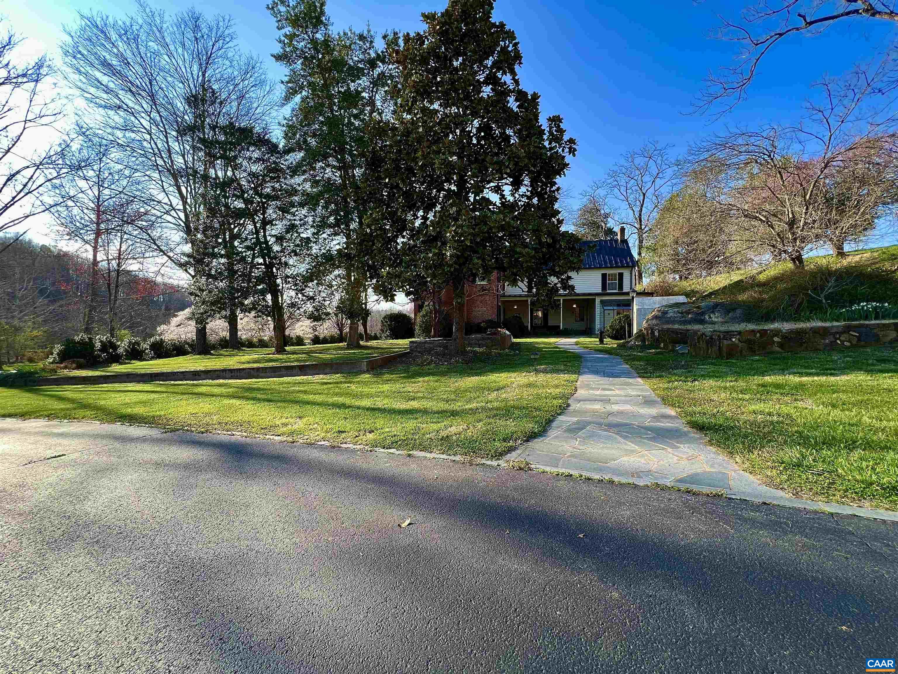 6742 Plank Road Charlottesville, VA 22903 - Photo 8 of 61