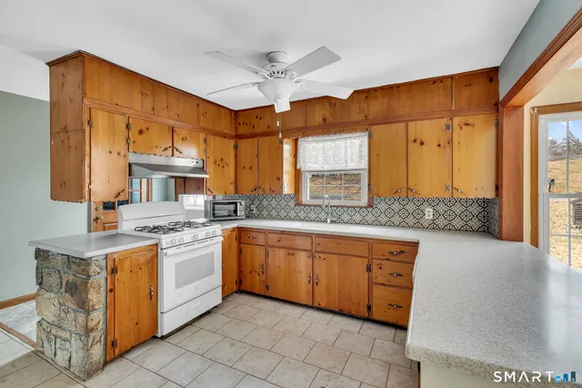 $399,900 | 9 Greenview Road, Danbury, CT 06811