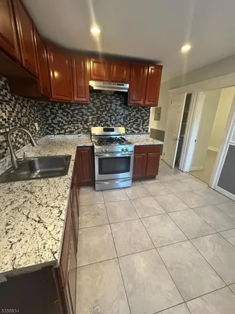 $2,100 | 182 Seymour Avenue, Newark, NJ 07108