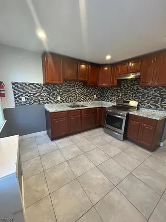 $2,100 | 182 Seymour Avenue, Newark, NJ 07108