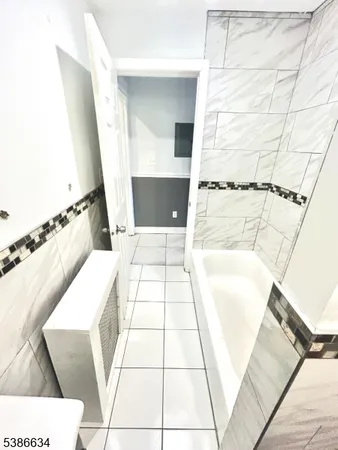 $2,100 | 182 Seymour Avenue, Newark, NJ 07108