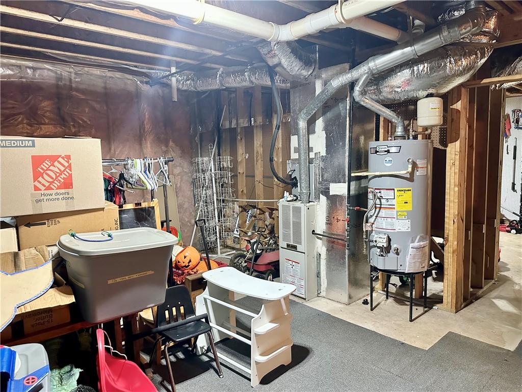 2533 Gold Hill Court Villa Rica, GA 30180 - Photo 40 of 50 a room with gym equipment