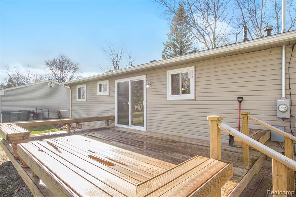 2455 Emmons Avenue Rochester Hills, MI 48307 - Photo 19 of 22