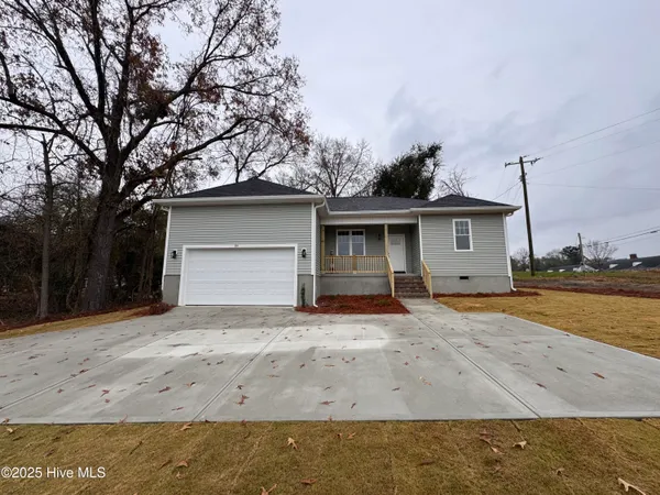 $2,000 | 110 Bethune Avenue, Aberdeen, NC 28315