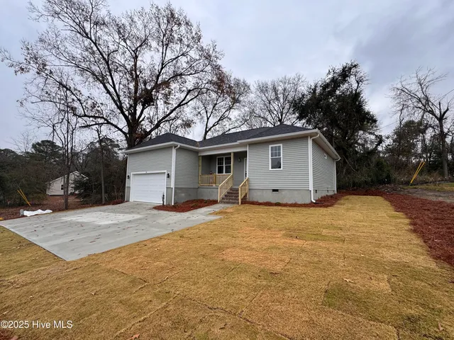 $2,000 | 110 Bethune Avenue, Aberdeen, NC 28315