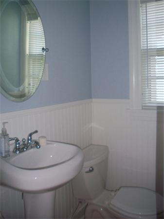 45 Dellwood Road Worcester, MA 01602 - Photo 7 of 28