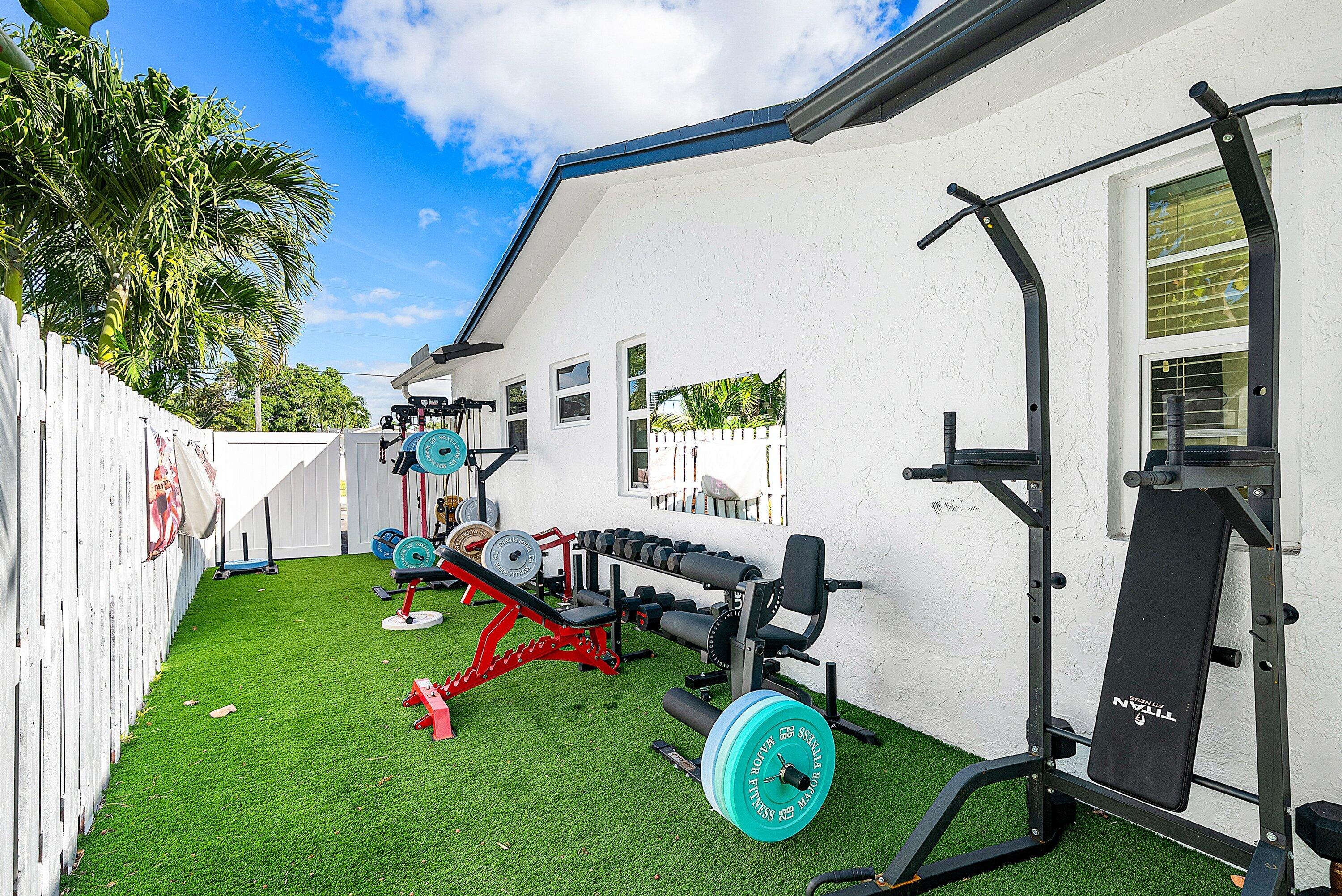124 Oregon Lane Boca Raton, FL 33487 - Photo 34 of 41 a view of swimming pool with a backyard