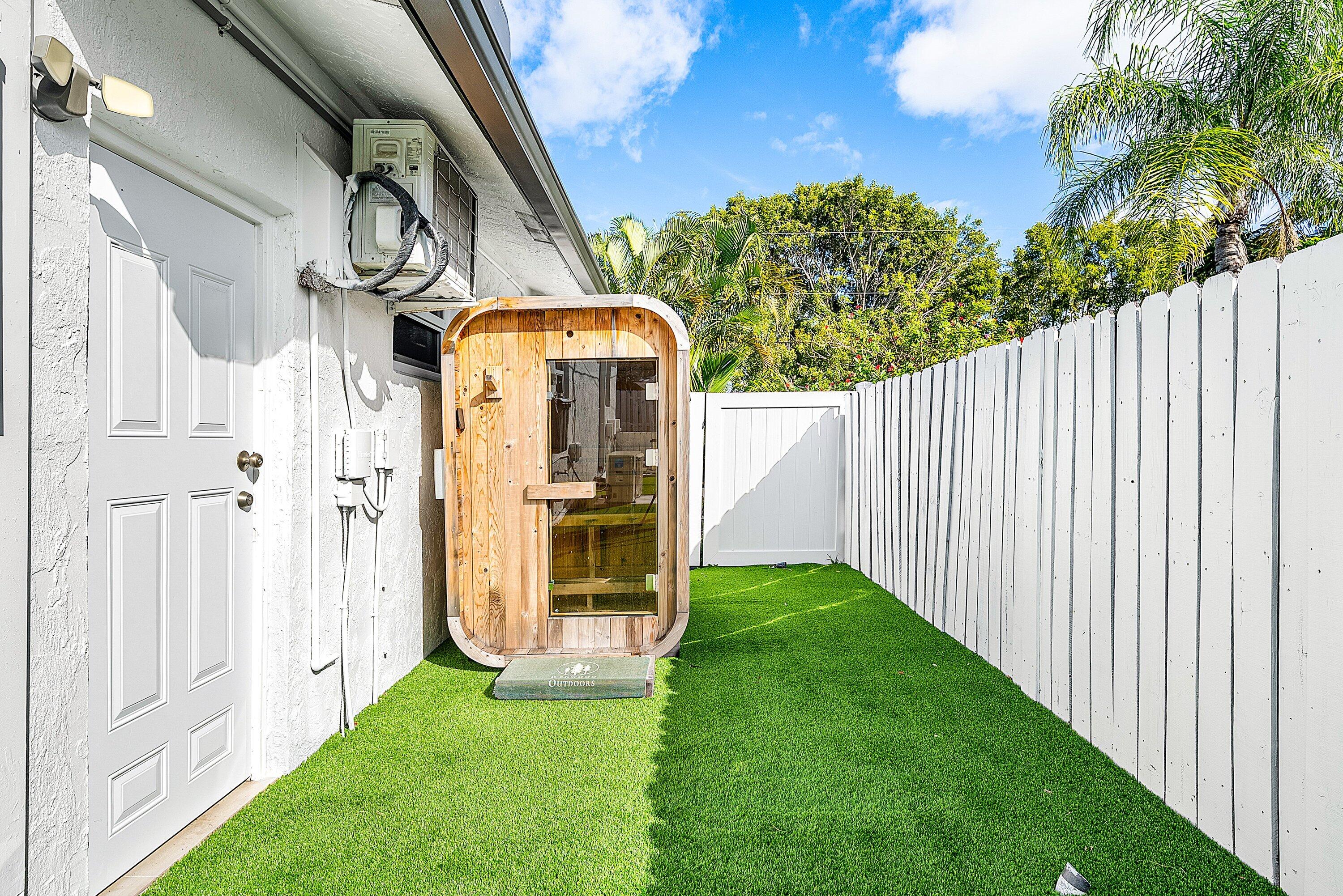 124 Oregon Lane Boca Raton, FL 33487 - Photo 35 of 41 a view of a porch with a backyard