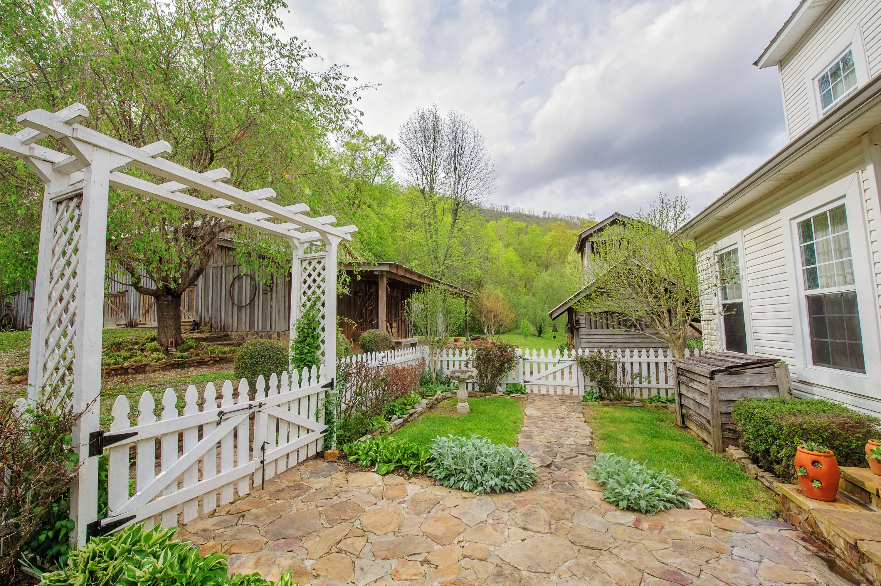 1155 Incline Road Whitwell, TN 37397 - Photo 3 of 48 FST_0125