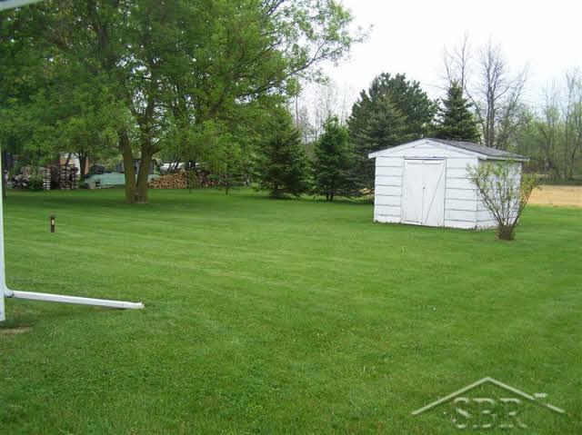 17725 Gratiot Road Hemlock, MI 48626 - Photo 8 of 9 20092597-7.JPG