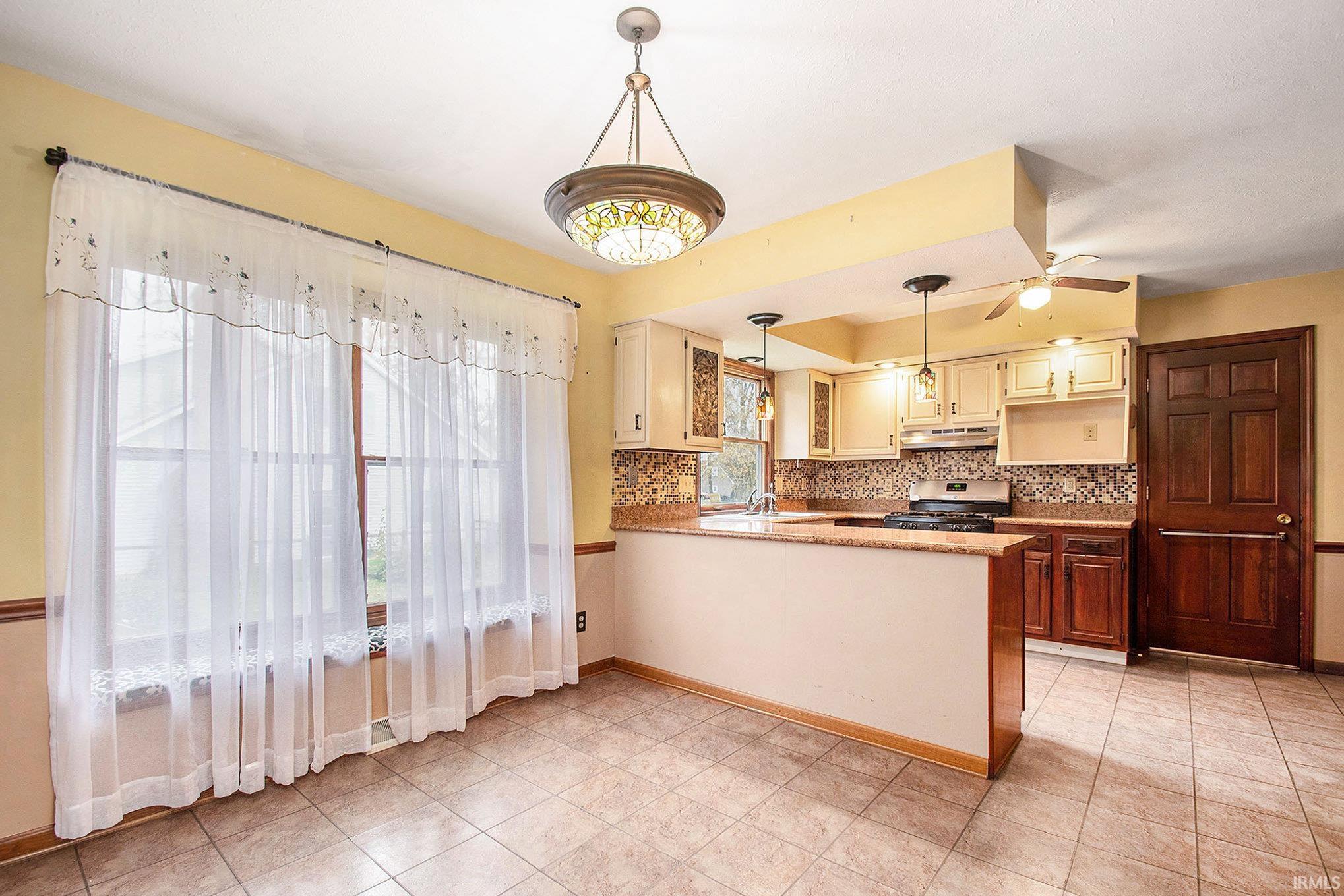 12276 Pennyroyal Lane Granger, IN 46530 - Photo 8 of 33