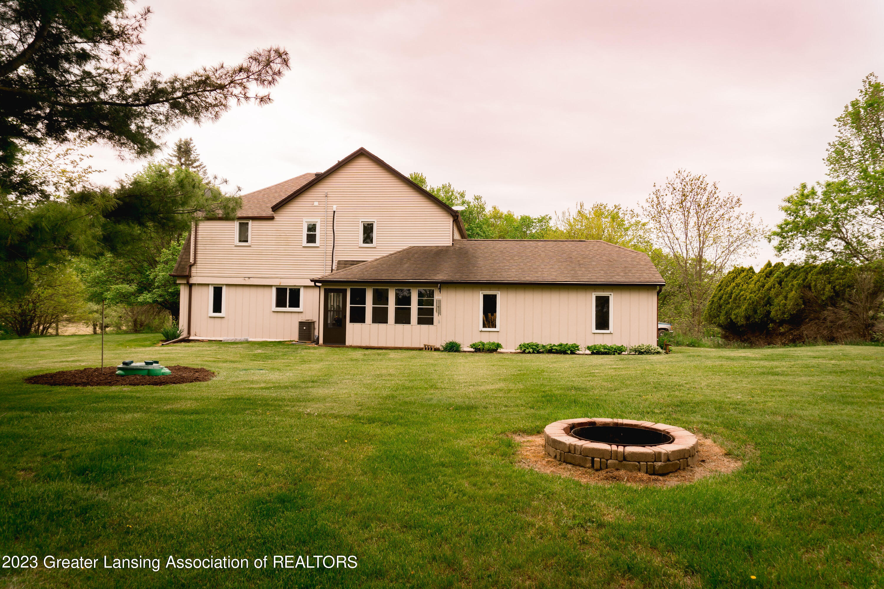 6747 Jason Road Laingsburg, MI 48848 - Photo 2 of 10 Back of House