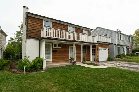 $549,000 | 6221 North Lake Drive, Whitefish Bay, WI 53217