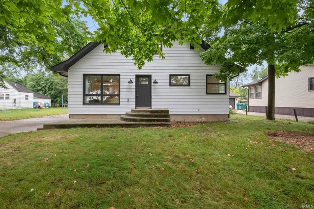 $299,900 | 507 North Oakland Avenue, Mishawaka, IN 46544