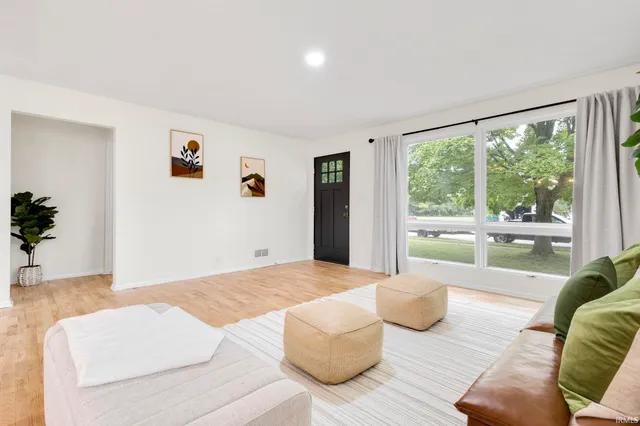 $299,900 | 507 North Oakland Avenue, Mishawaka, IN 46544