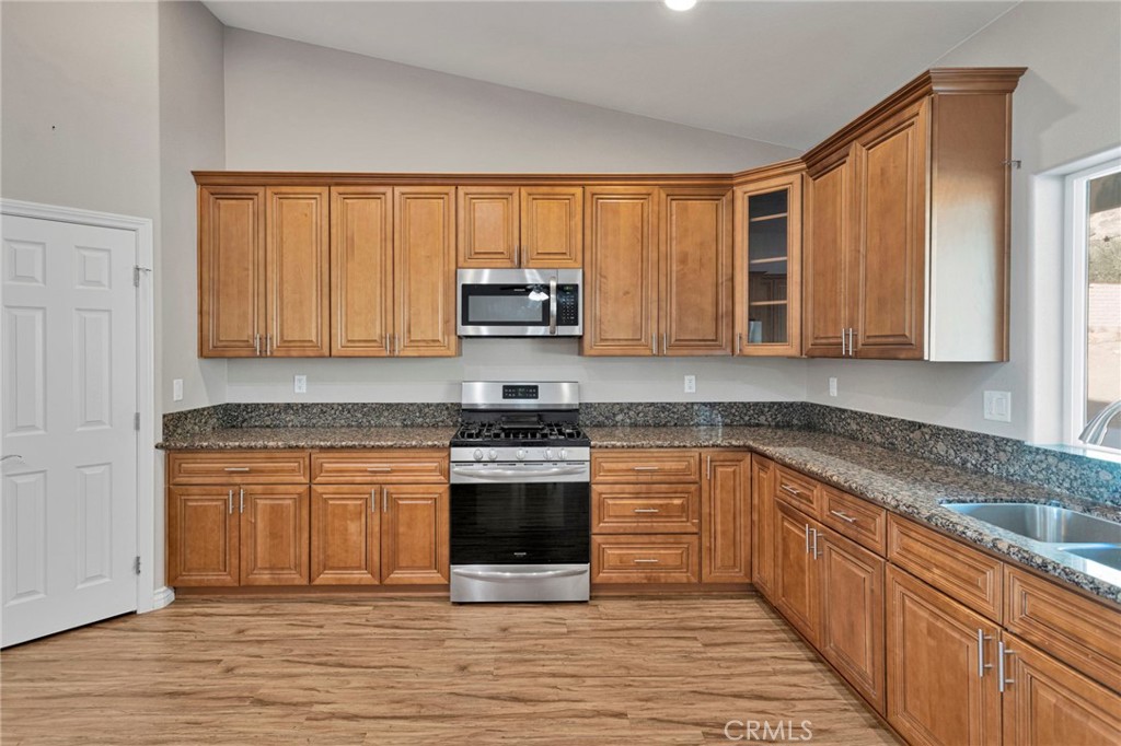 15831 Rimrock Road Apple Valley, CA 92307 - Photo 13 of 53