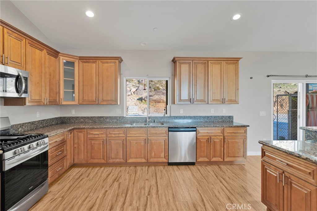 15831 Rimrock Road Apple Valley, CA 92307 - Photo 14 of 53