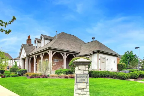 $434,000 | 124 Rosehall Drive, Lake Zurich, IL 60047
