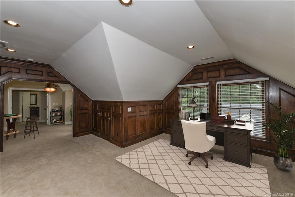 919 Colville Road Charlotte, NC 28207 - Photo 23 of 38 a living room with furniture