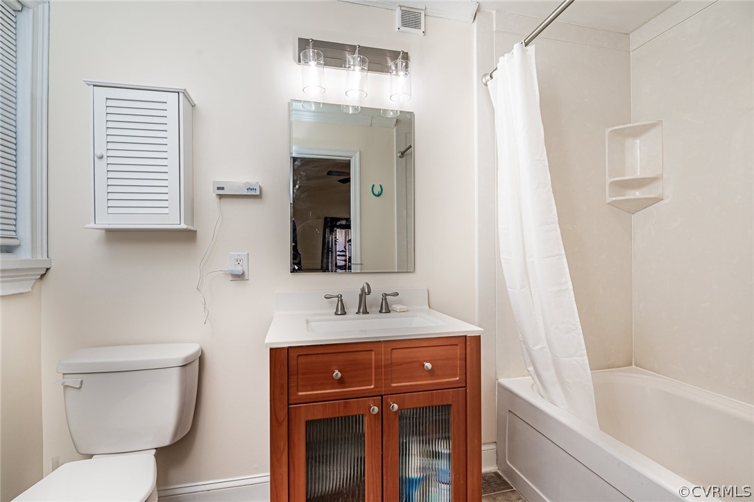 9711 Spring Run Road Chesterfield, VA 23832 - Photo 31 of 48 master bath second floor