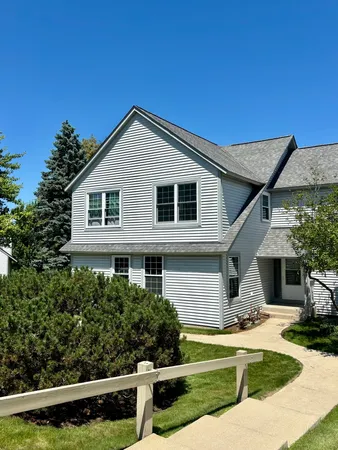 $2,100 | 905 Abingdon Court, Gurnee, IL 60031