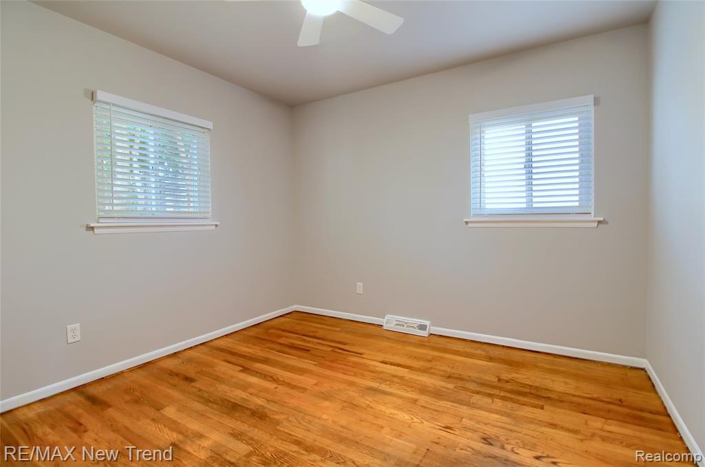 2715 Kenmore Road Berkley, MI 48072 - Photo 11 of 24 Gallery Image 11