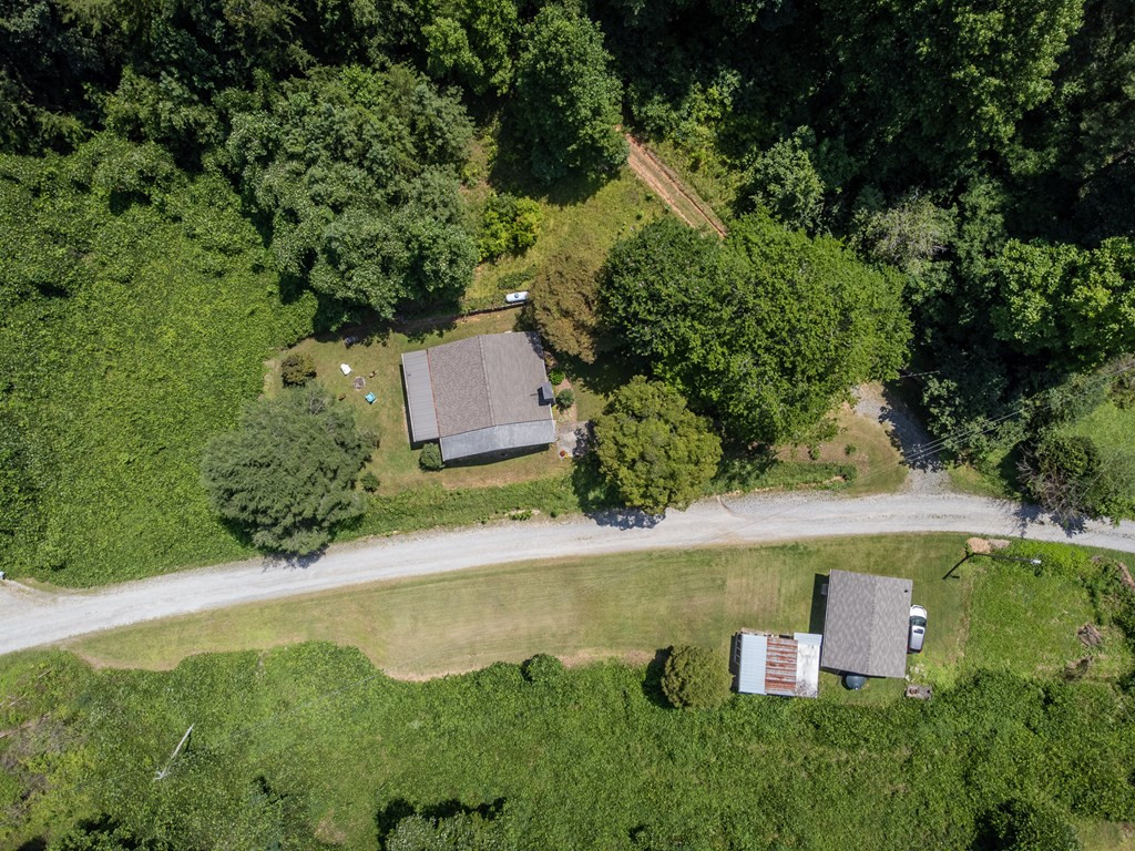261 Shook Road Bryson City, NC 28713 - Photo 3 of 44 Gallery Image 3