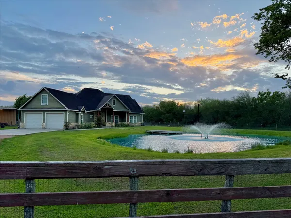 $680,000 | 2015 Skrivanek Road, Sealy, TX 77474