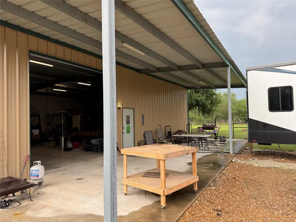 $680,000 | 2015 Skrivanek Road, Sealy, TX 77474
