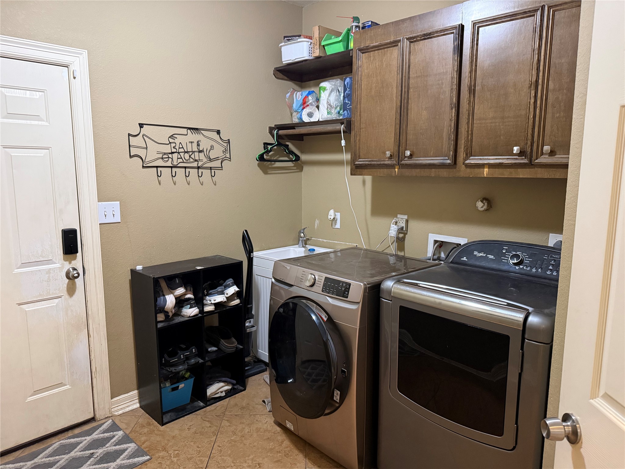 2015 Skrivanek Road Sealy, TX 77474 - Photo 19 of 38 Laundry Room