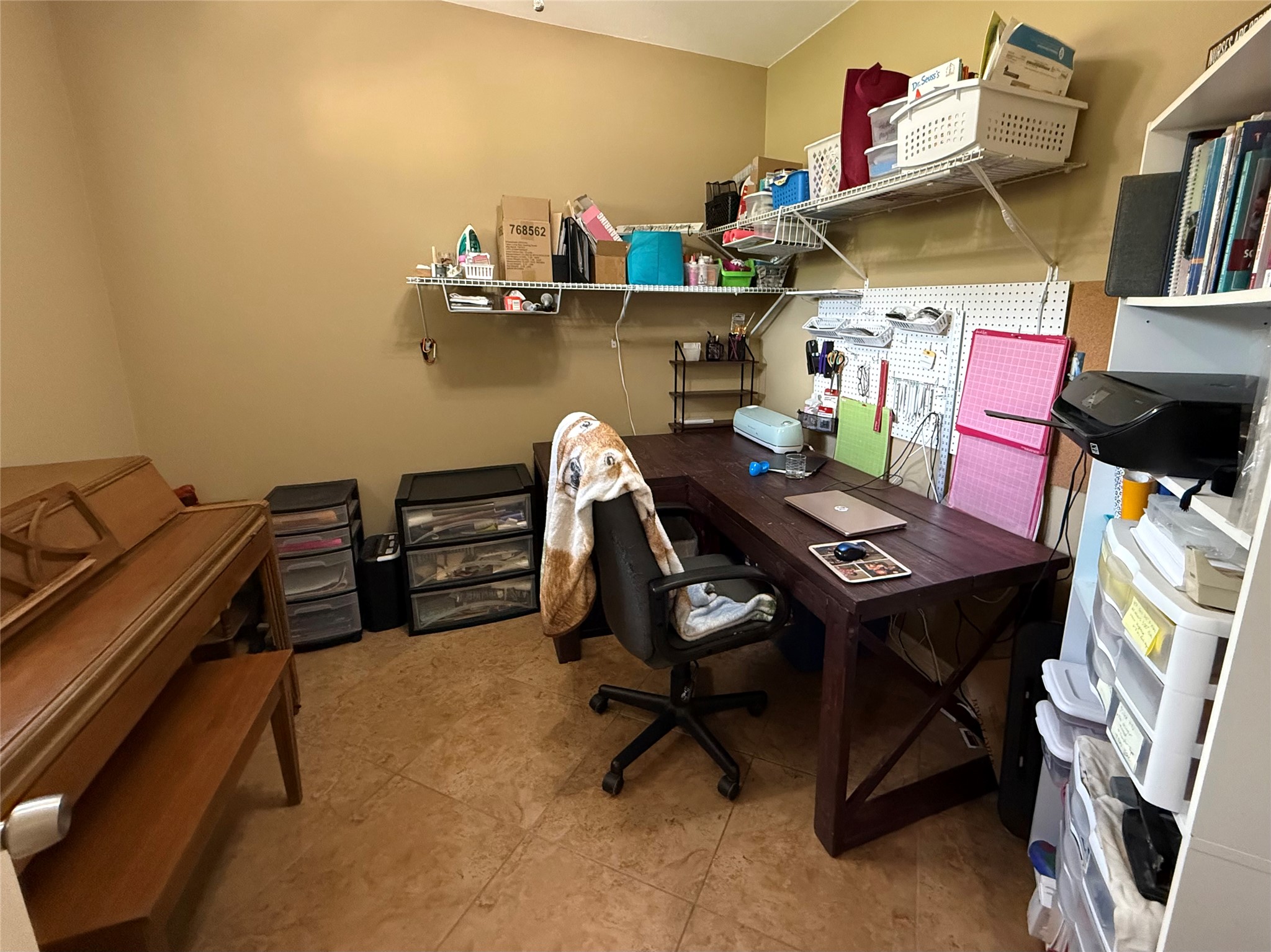 2015 Skrivanek Road Sealy, TX 77474 - Photo 20 of 38 Bonus office room off the main living area.