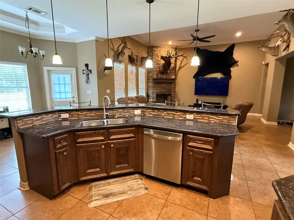 $680,000 | 2015 Skrivanek Road, Sealy, TX 77474