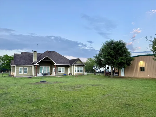 $680,000 | 2015 Skrivanek Road, Sealy, TX 77474