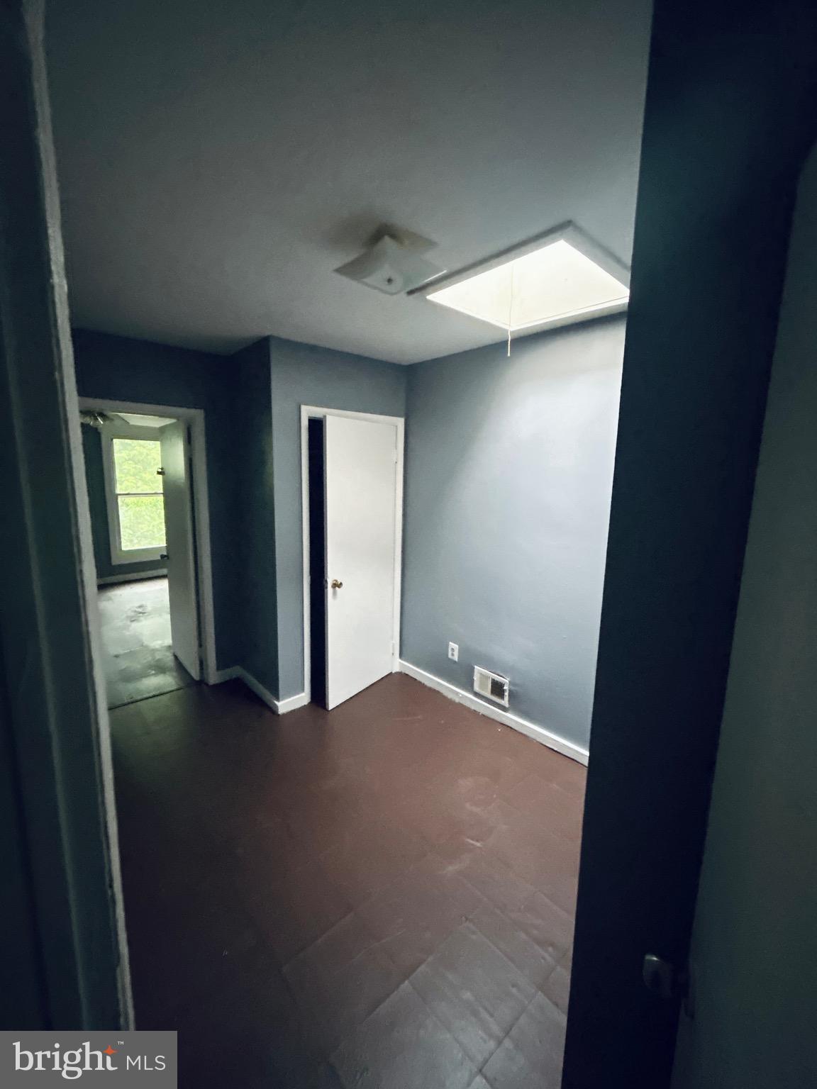 305 South Franklintown Road Baltimore, MD 21223 - Photo 3 of 6 Gallery Image 3