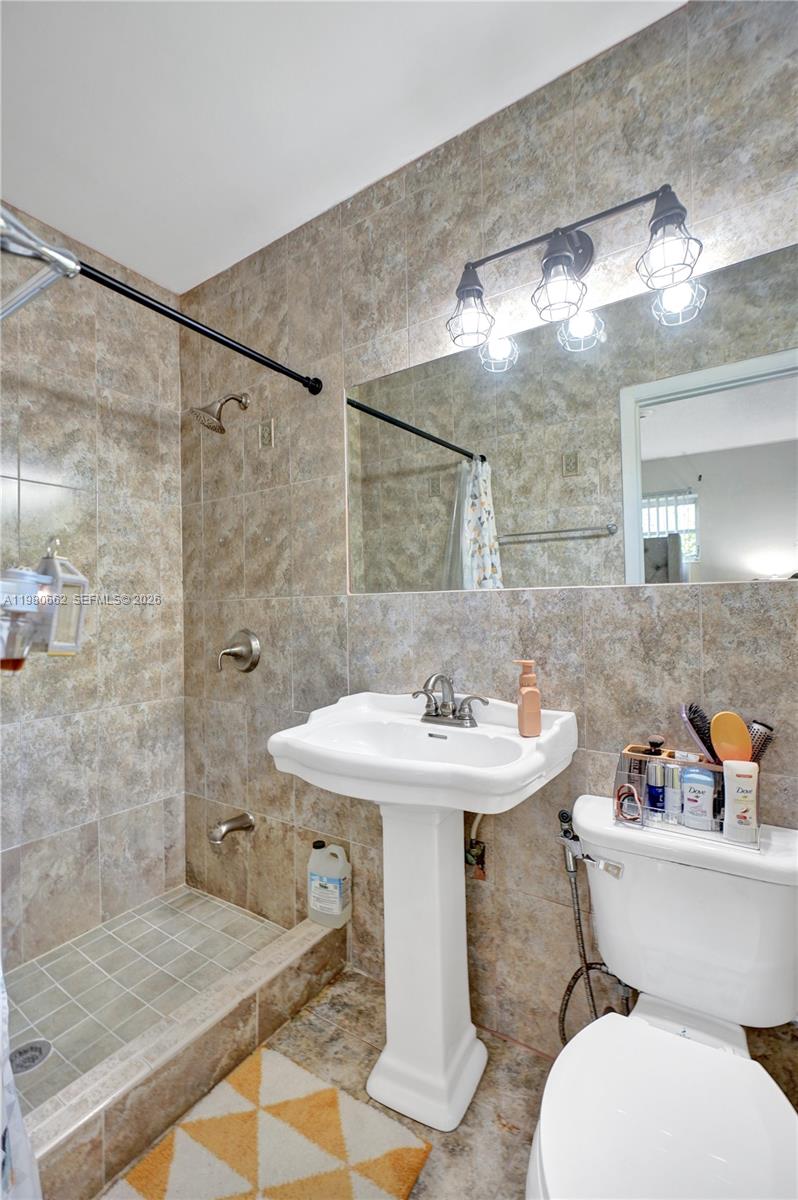 2258 Southwest 15th Street Miami, FL 33145 - Photo 31 of 64