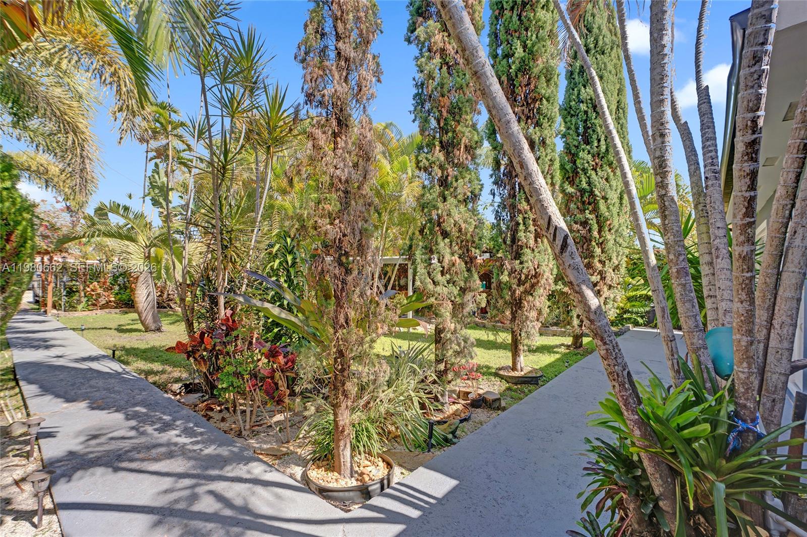 2258 Southwest 15th Street Miami, FL 33145 - Photo 4 of 64