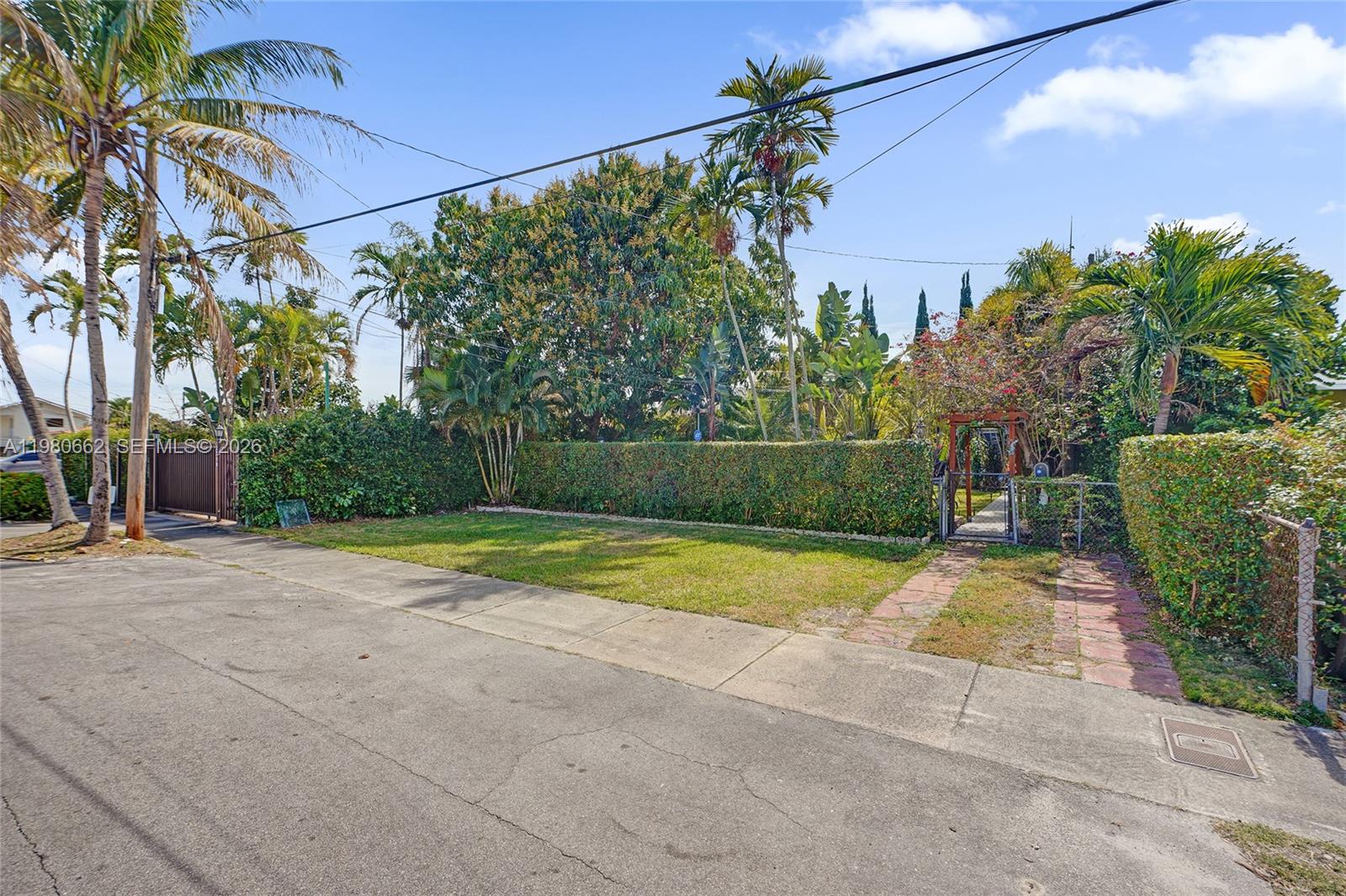 2258 Southwest 15th Street Miami, FL 33145 - Photo 53 of 64