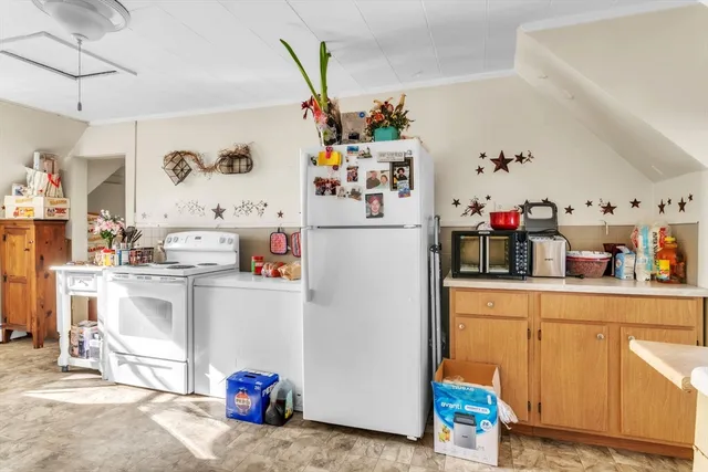 $298,000 | 2166-2168 Main Street, Three Rivers, MA 01080