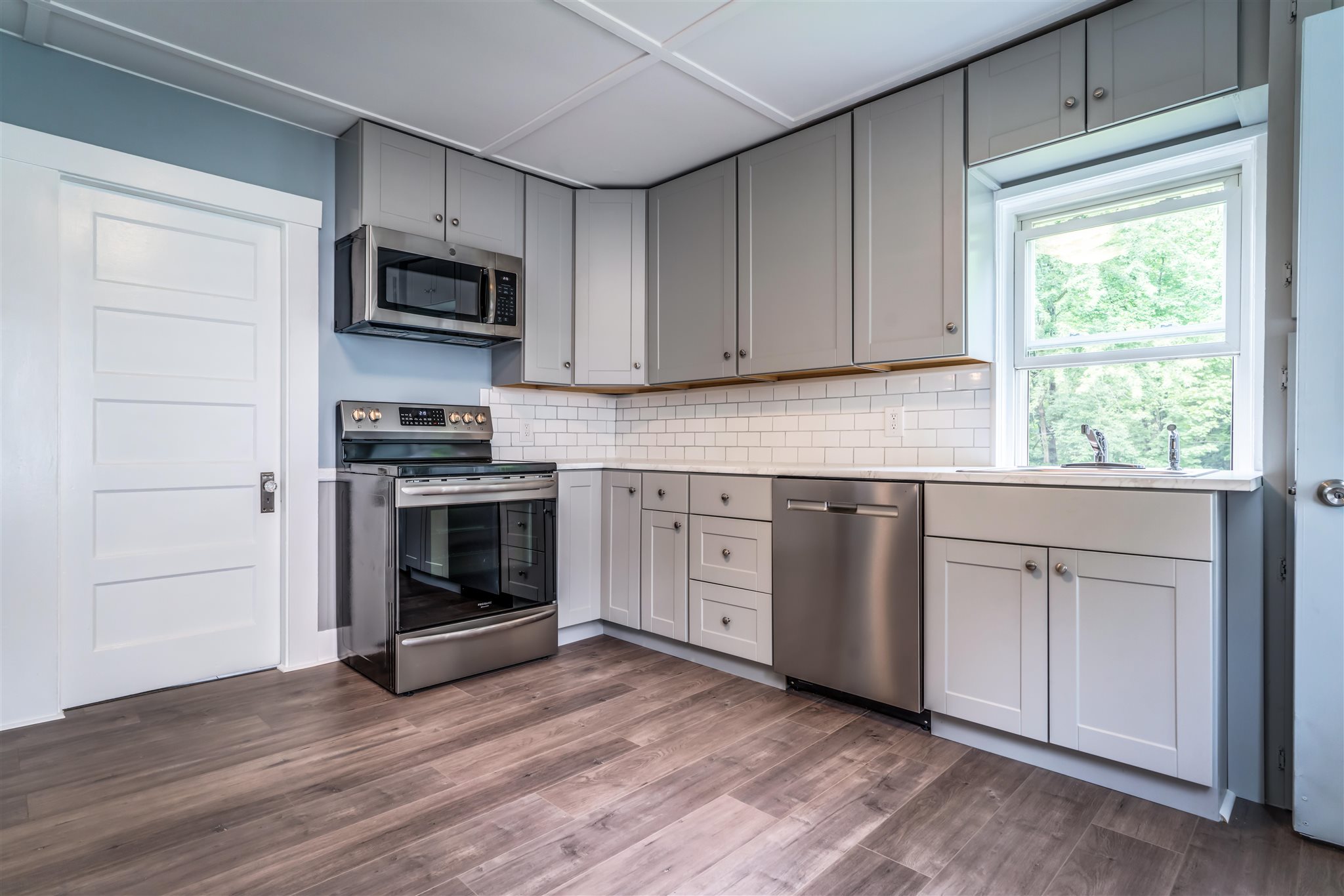 90 Rochester Hill Road Rochester, NH 03867 - Photo 2 of 23