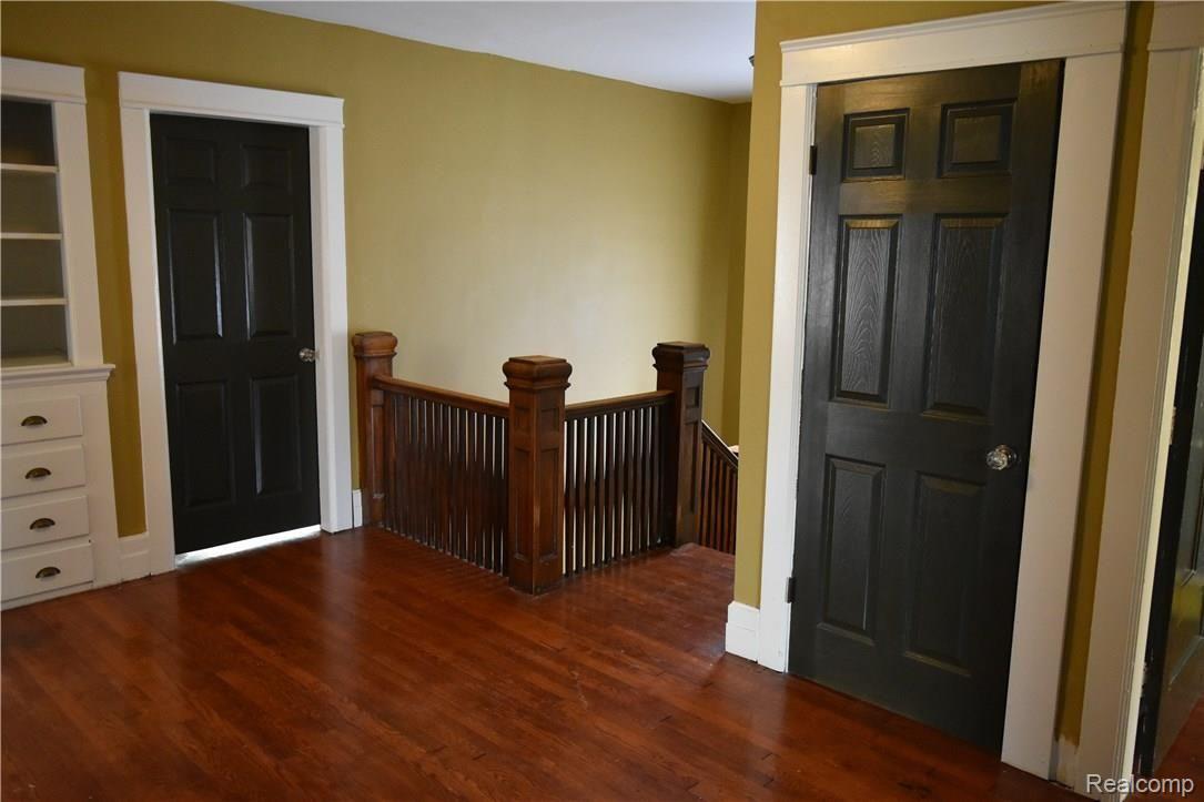 696 Atkinson Street Detroit, MI 48202 - Photo 13 of 21 2nd Floor Hall