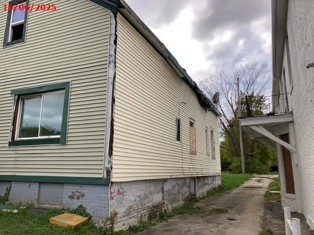 $10,000 | 2513 North Teutonia Avenue, Milwaukee, WI 53206