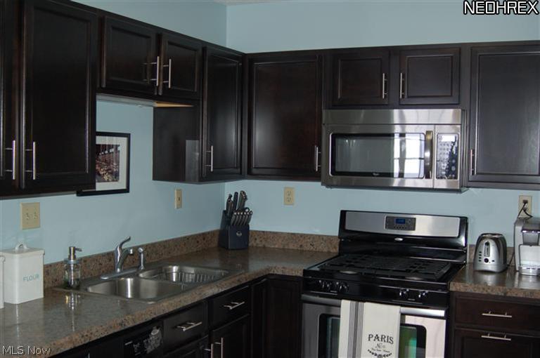22481 Center Ridge Road, Unit 203 Rocky River, OH 44116 - Photo 3 of 21 Gallery Image 3