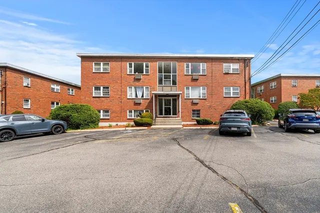 $420,000 | 1105 Lexington Street, Unit 92, Waltham, MA 02452