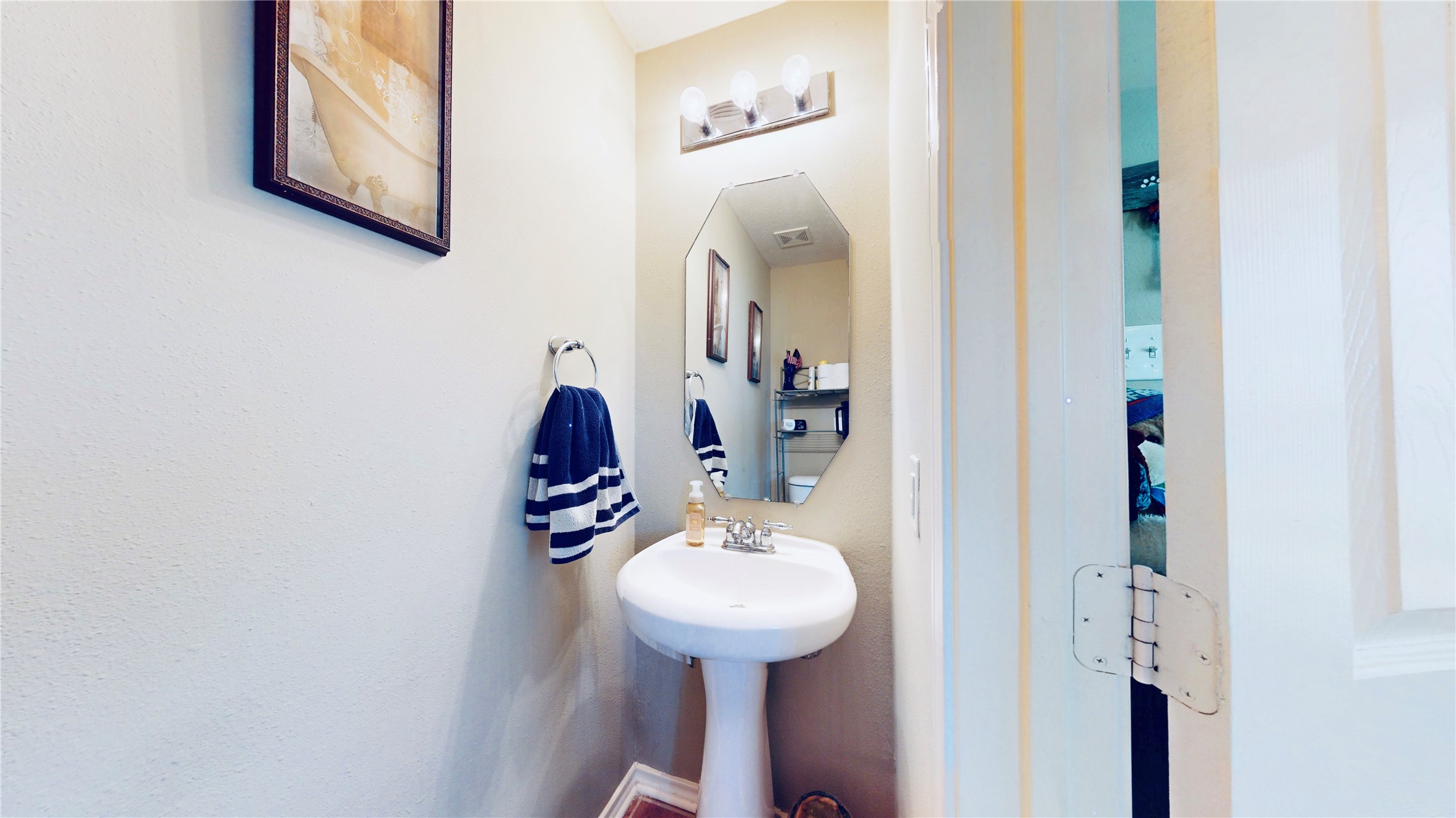 213 Drake Run Lane Dickinson, TX 77539 - Photo 3 of 24