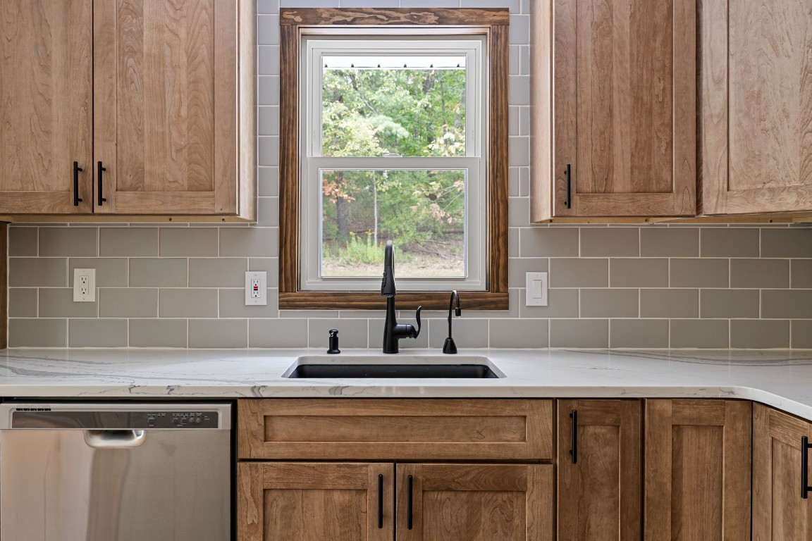 1695 Cafferty Hill Road Endicott, NY 13760 - Photo 13 of 36