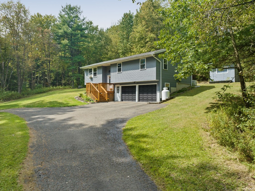 1695 Cafferty Hill Road Endicott, NY 13760 - Photo 7 of 36