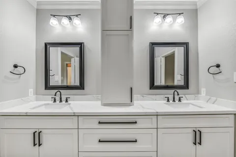 $649,000 | 5230 Indigo Street, Houston, TX 77096