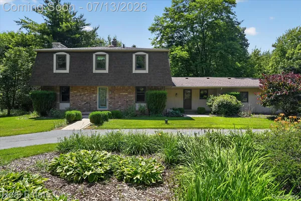 $525,000 | 6039 Fish Lake Road, Holly, MI 48442